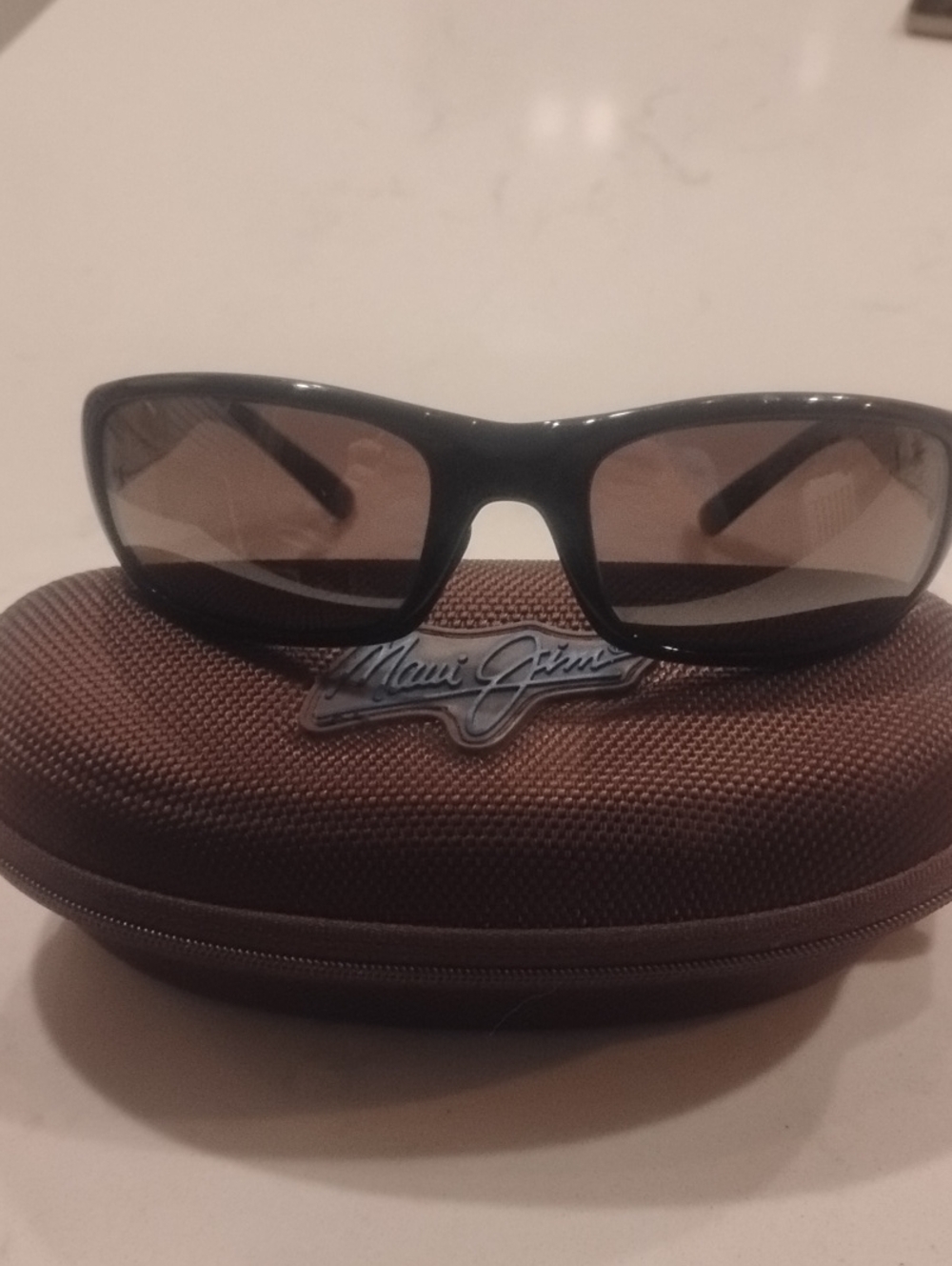 Maui Jim Black Stingray With Brown Lenses